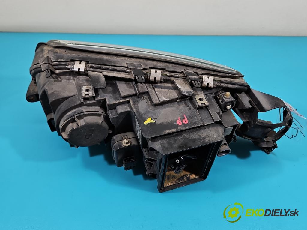 Volvo S80 I 1998-2006 2.0 T 190 HP automatic 140 kW 1984 cm3 4- Reflektor: pravý 8678107 (Svetlo predné pravé)