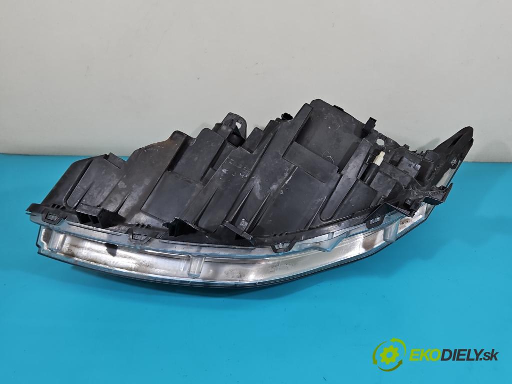 Renault Laguna III 2007-2015 2.0 16V 140 HP manual 103 kW 1997 cm3 5- Reflektor: pravý 260100033R (Svetlo predné pravé)