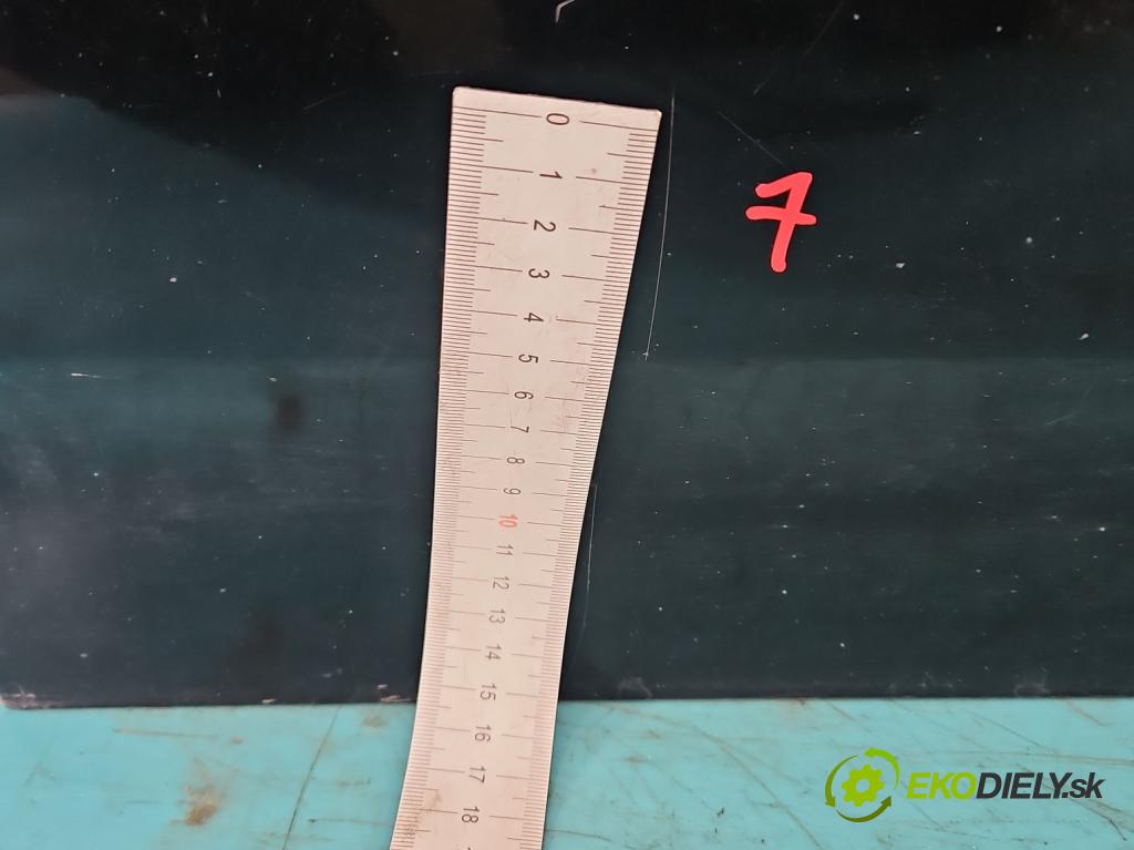 Hyundai I40 1.7 crdi 136hp manual 100 kW 1685 cm3 5- dveře přední pravé  (Klika dveří ostatní)