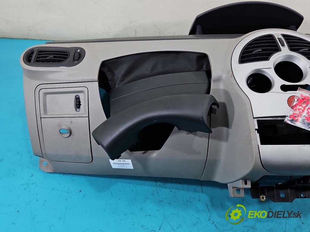 Renault Modus 1.4 16V 98 HP manual 72 kW 1390 cm3 5- kokpit,pristrojová doska rozdeľovacia