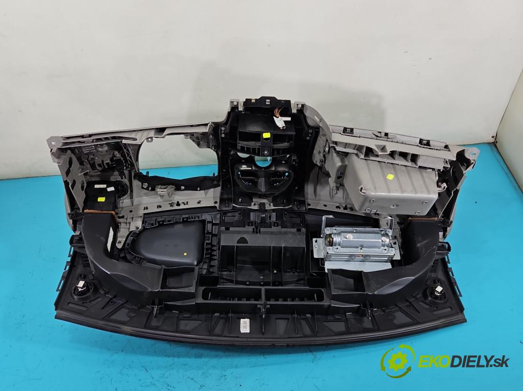 Renault Modus 1.4 16V 98 HP manual 72 kW 1390 cm3 5- kokpit,pristrojová doska rozdeľovacia