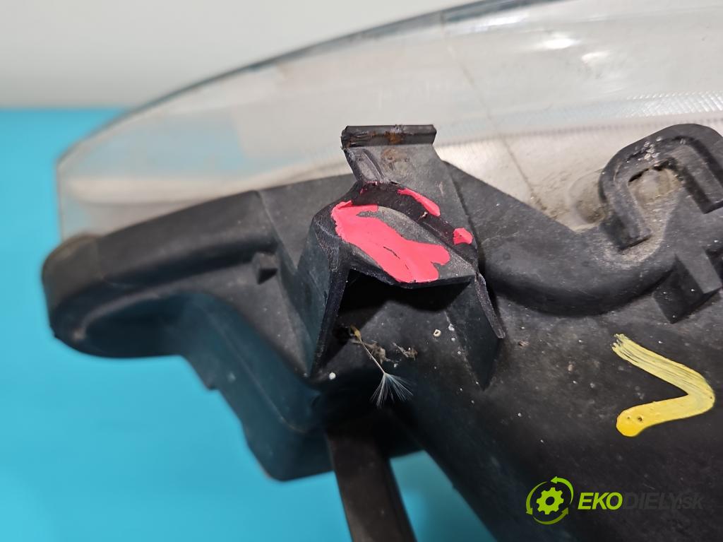 Peugeot 307 1.6 16V 109 HP manual 80 kW 1587 cm3 5- Reflektor: pravý 9641615280 (Svetlo predné pravé)