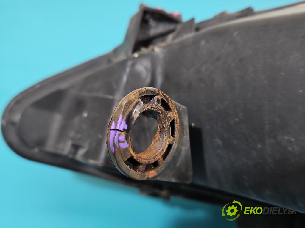 Peugeot 307 1.6 16V 109 HP manual 80 kW 1587 cm3 5- Reflektor: pravý 9641615280 (Svetlo predné pravé)