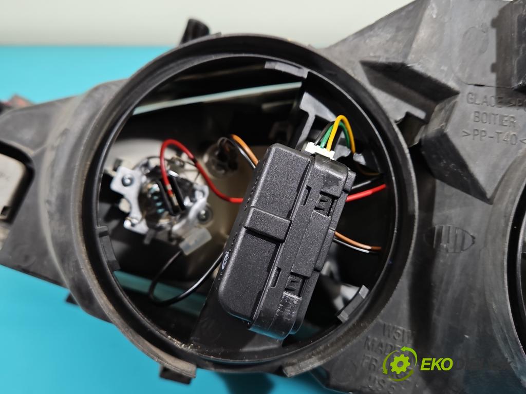 Peugeot 307 1.6 16V 109 HP manual 80 kW 1587 cm3 5- Reflektor: pravý 9641615280 (Svetlo predné pravé)