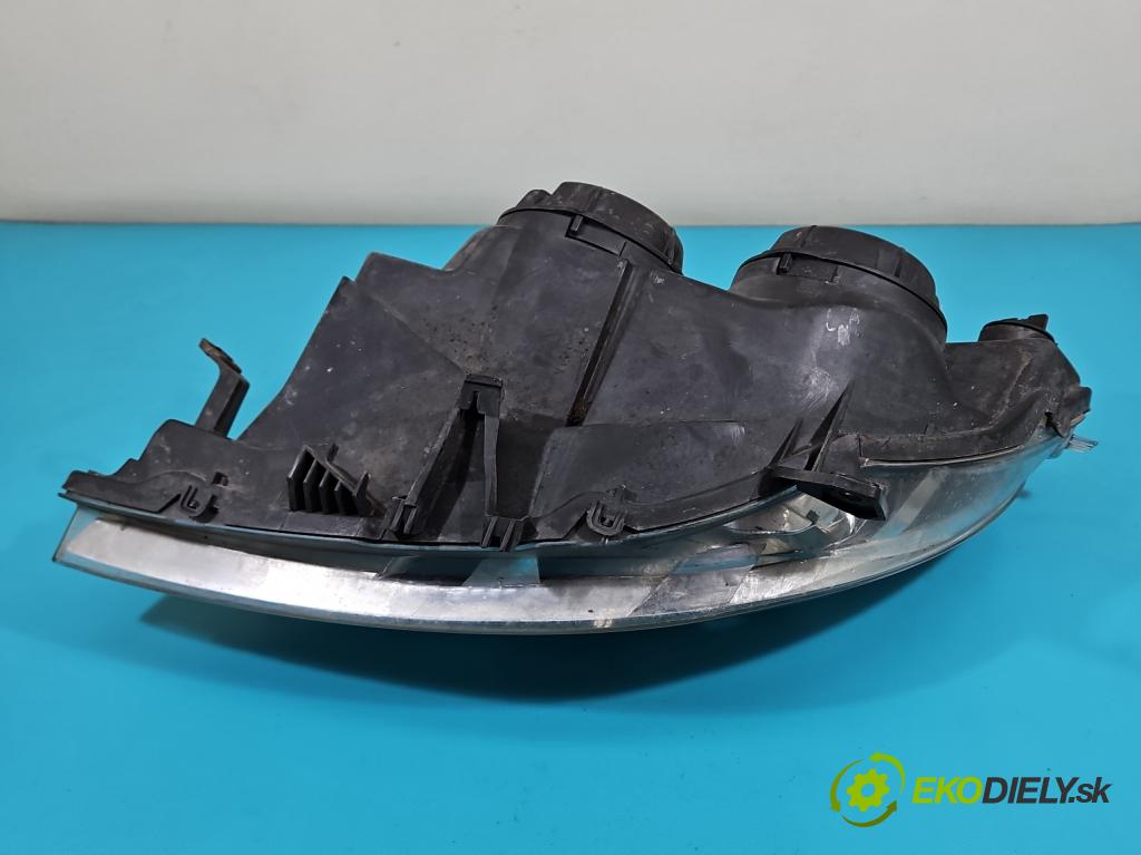 Peugeot 307 1.6 16V 109 HP manual 80 kW 1587 cm3 5- Reflektor: pravý 9641615280 (Svetlo predné pravé)