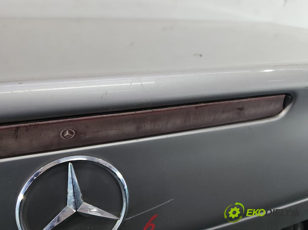 Mercedes C W203 2000-2007 2.0 kompressor 163 hp manual 120 kW 1998 cm3 4- zadní kufrové dveře  (Zadní kapoty)