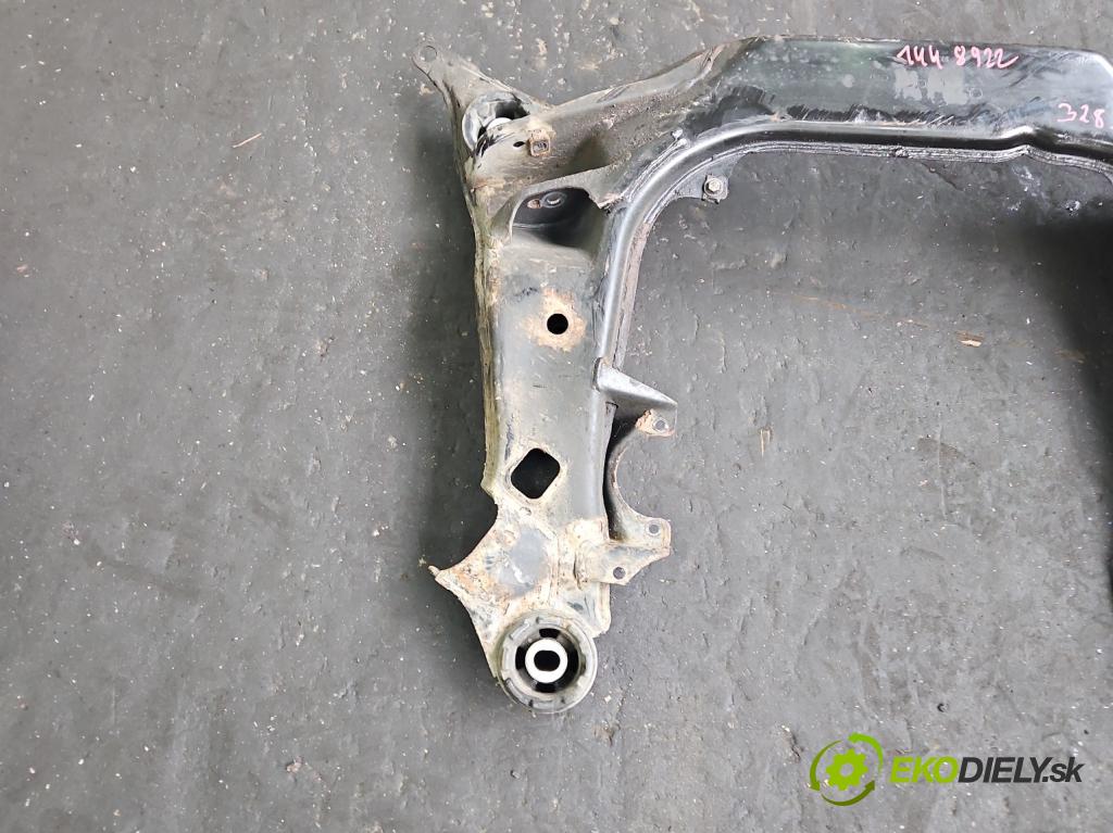 Audi A4 B5 1994-2001 1.8 20V 125 HP manual 92 kW 1781 cm3 4- výstuha motora
