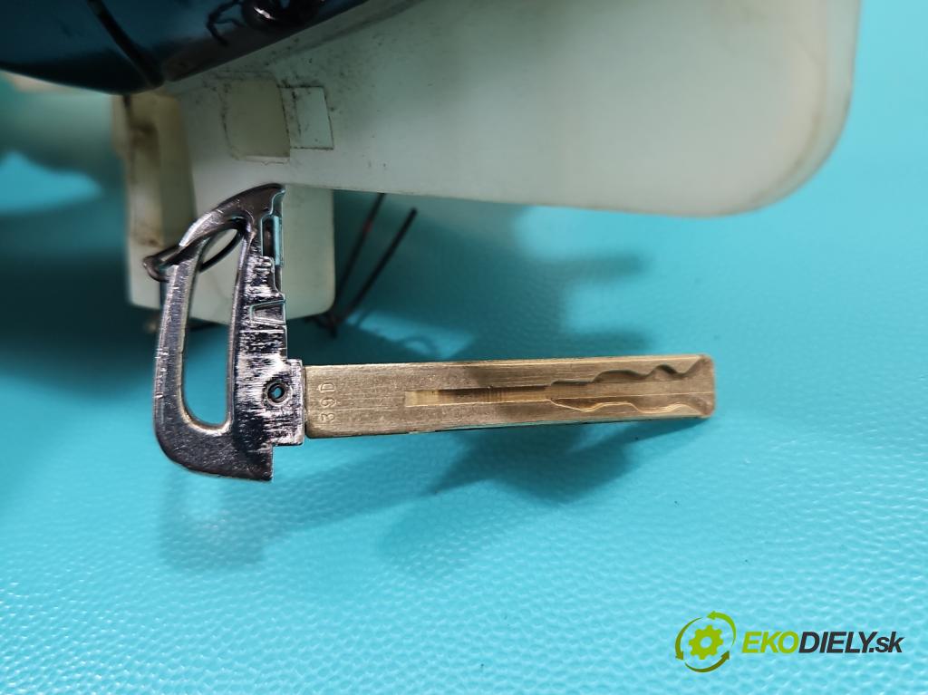 Hyundai I40 1.7 crdi 136 HP manual 100 kW 1685 cm3 5- rukoväť predné ľavé mimo:  (Kľučka dverí vonkajšia predná ľavá)