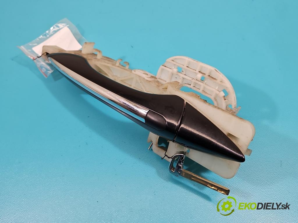 Hyundai I40 1.7 crdi 136 HP manual 100 kW 1685 cm3 5- rukoväť predné ľavé mimo:  (Kľučka dverí vonkajšia predná ľavá)