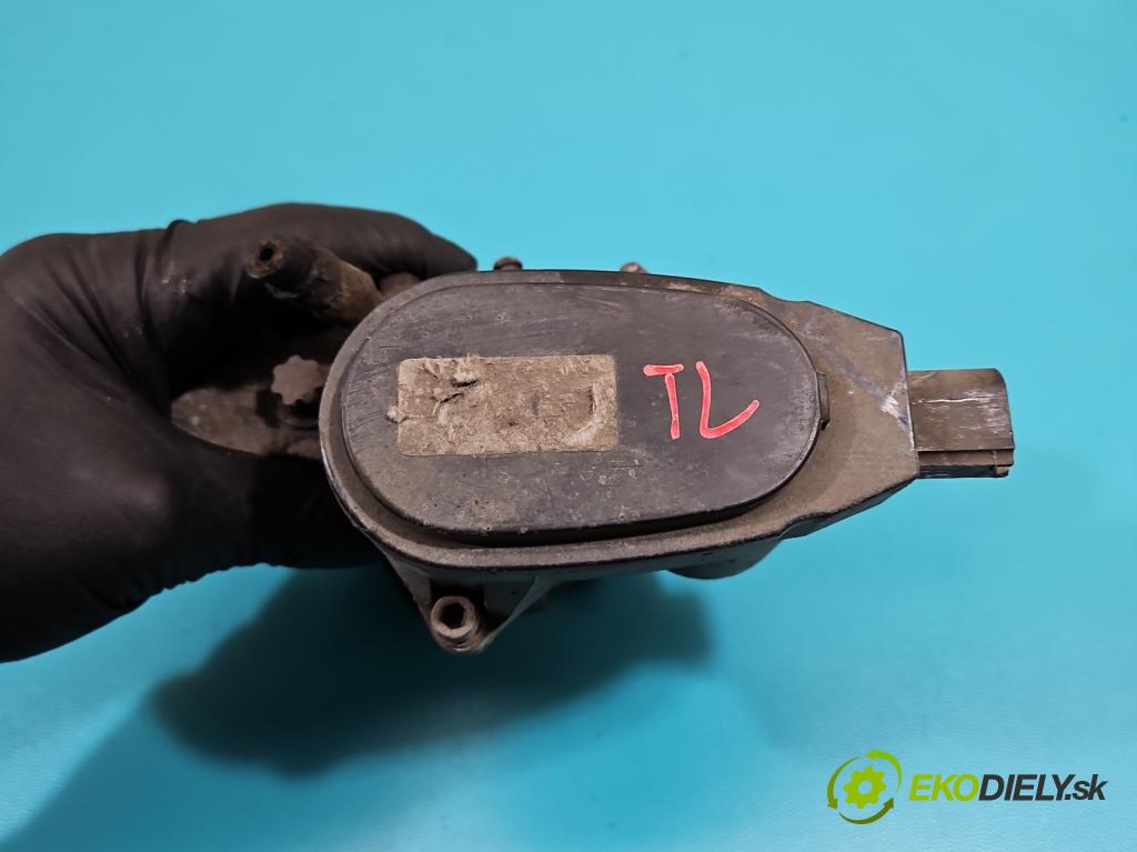 Hyundai I40 1.7 crdi 136 HP manual 100 kW 1685 cm3 5- brzdič zadné ľavý (Kľučka dverí ostatné)