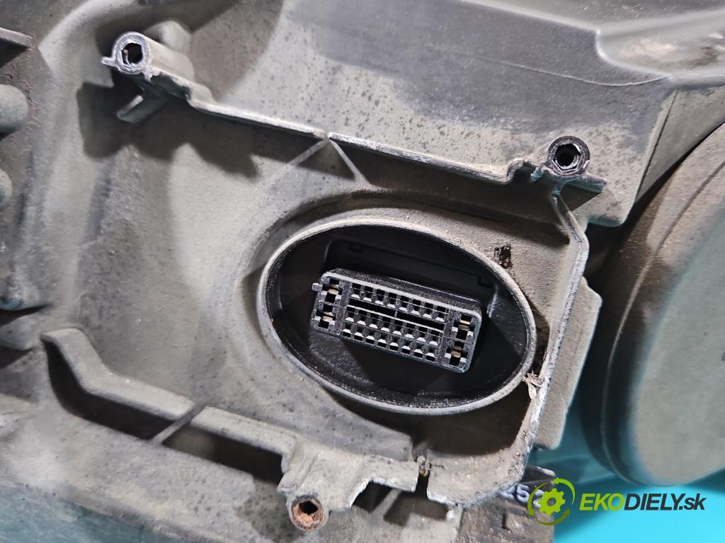 Vw Passat CC 2008-2016 2.0 tdi 140 hp automatic 103 kW 1968 cm3 4- světlo pravý 3C8941752J (Pravé)