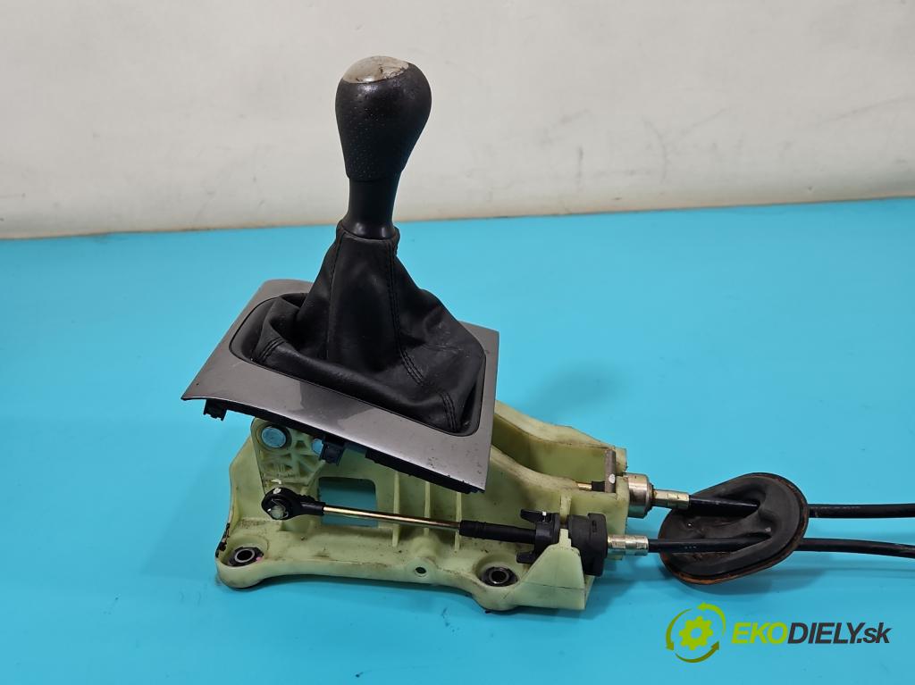 Honda Accord VII 2002-2008 2.0 16V 155 HP manual 114 kW 1998 cm3 4- Páka: Změny: stupeň,rýchlosť  (Rýchlostná páka (kulisa))