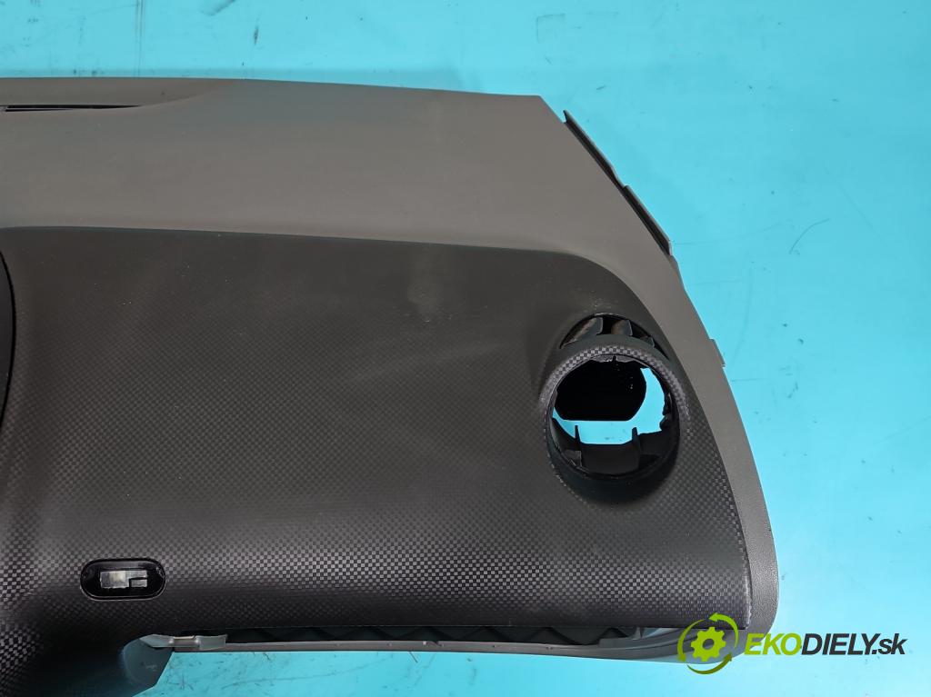 Seat Toledo III 2004-2009 1.6 SR 102 HP manual 75 kW 1595 cm3 5- kokpit,pristrojová doska rozdeľovacia