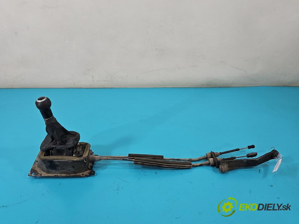 Vw Polo III 6N 1994-2001 1.4 mpi 60 HP manual 44 kW 1390 cm3 5- Páka: Změny: stupeň,rýchlosť  (Rýchlostná páka (kulisa))