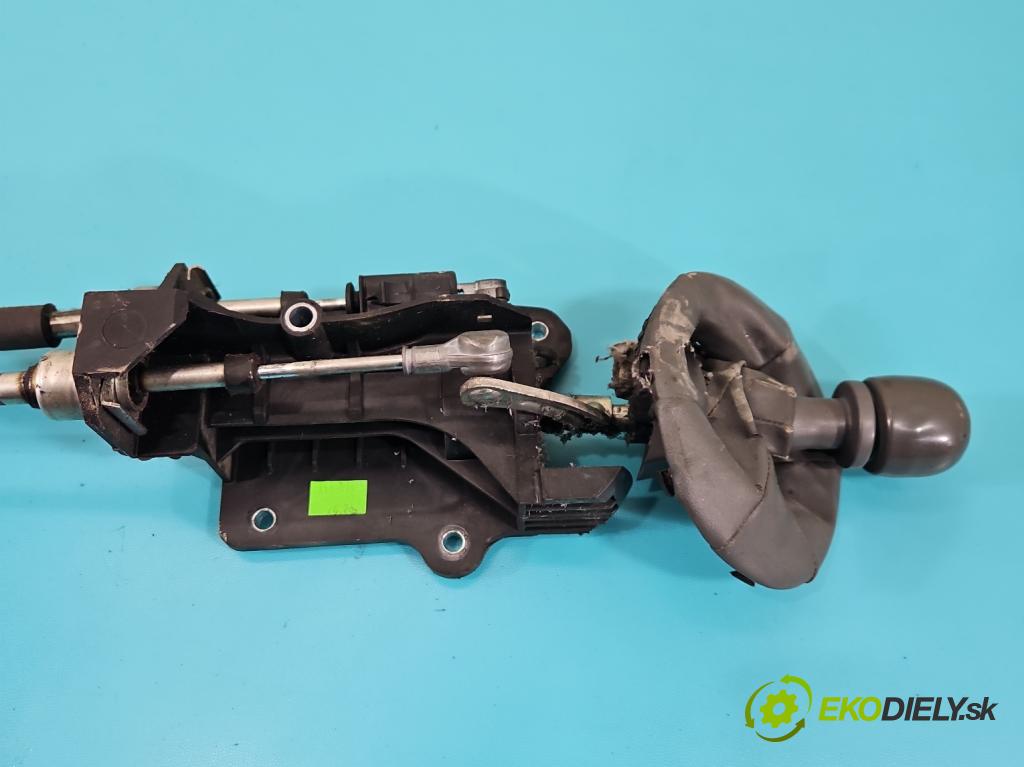 Fiat Panda II 2003-2012 1.2 8v 60 HP manual 44 kW 1242 cm3 5- Páka: Změny: stupeň,rýchlosť  (Rýchlostná páka (kulisa))