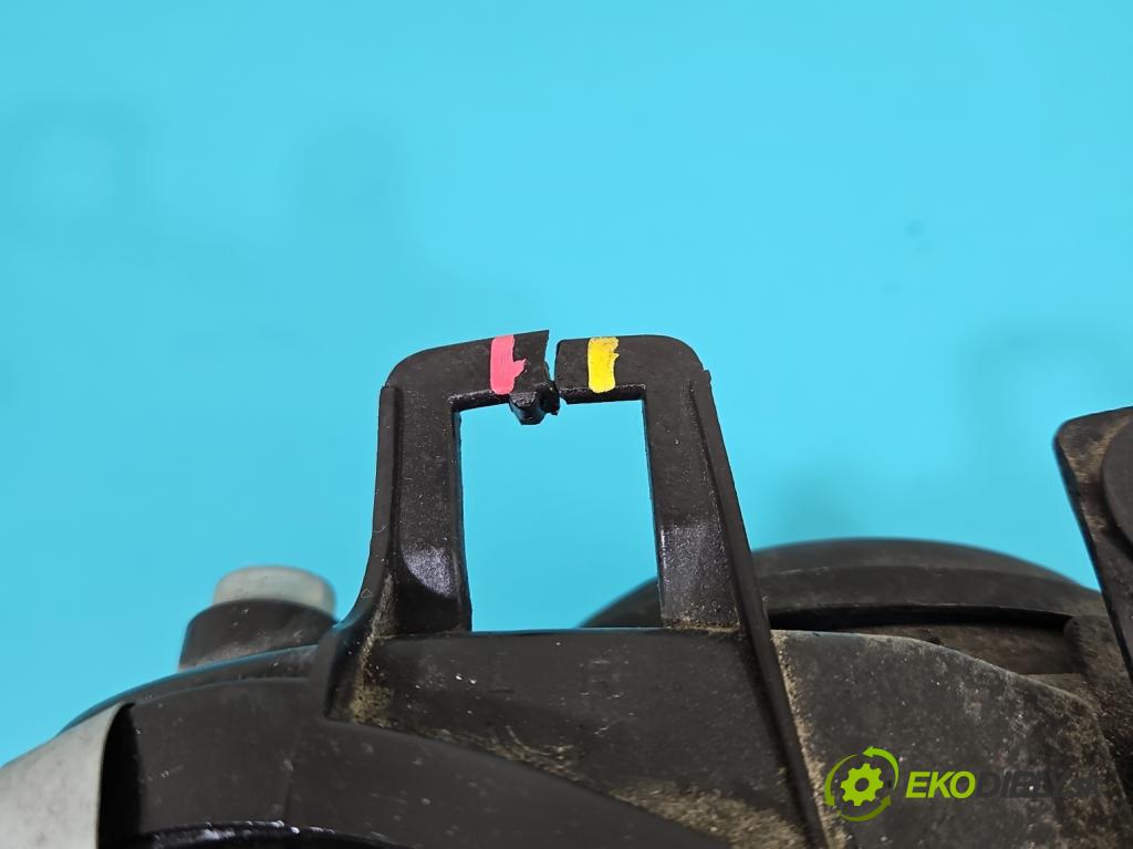 Citroen Xsara II 2000-2004 1.6 16V 109 HP manual 80 kW 1587 cm3 5- Reflektor: pravý  (Svetlo predné pravé)