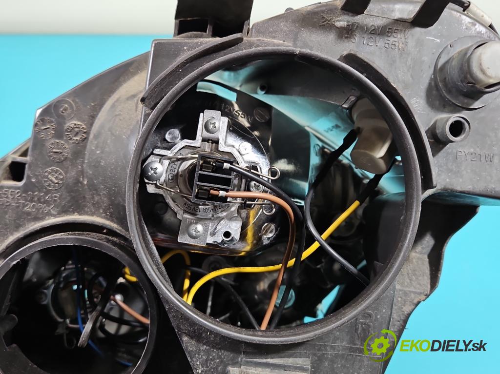 Citroen Xsara II 2000-2004 1.6 16V 109 HP manual 80 kW 1587 cm3 5- Reflektor: pravý  (Svetlo predné pravé)