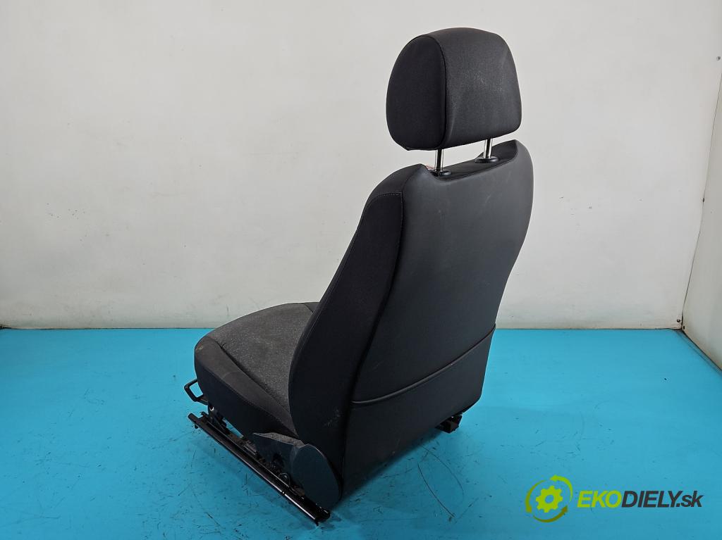 Seat Toledo III 2004-2009 1.6 SR 102 HP manual 75 kW 1595 cm3 5- Sedačka pravý  (Sedačka, sedadlo)