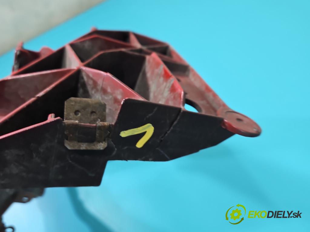 Ford C-Max II 2010-2019 1.6 tdci 116 hp manual 85 kW 1560 cm3 5- stěna přední  (Výztuhy přední)