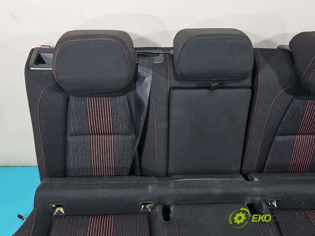 Skoda Karoq 2017- 1.5 TSI 150 HP automatic 110 kW 1498 cm3 5- Pohovka: zadné  (Sedadlo)