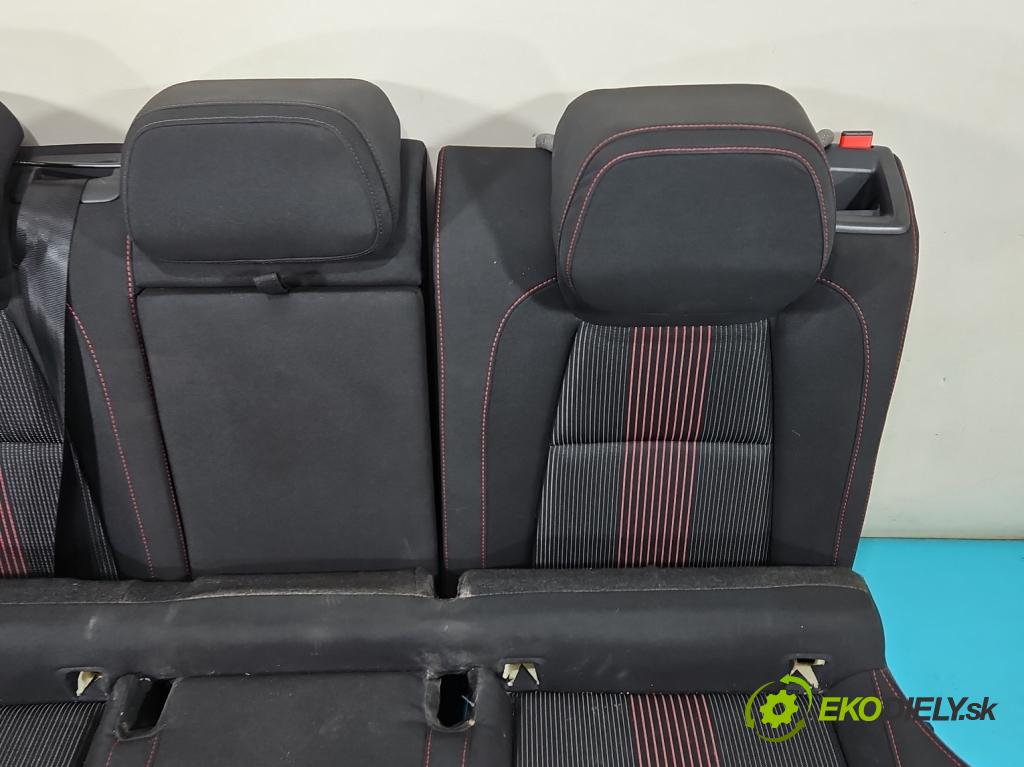 Skoda Karoq 2017- 1.5 TSI 150 HP automatic 110 kW 1498 cm3 5- Pohovka: zadné  (Sedadlo)