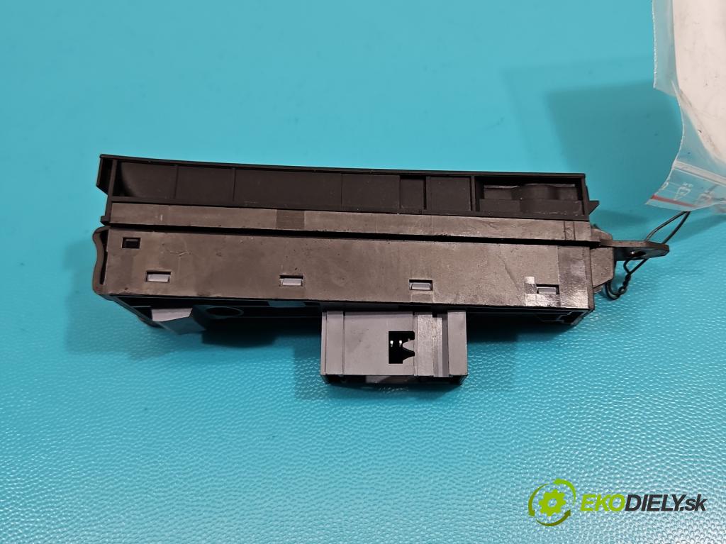 Vw Passat CC 2008-2016 2.0 tdi 140 HP automatic 103 kW 1968 cm3 4- prepínač brzda: ručný 3AB927137 (Prepínacie páčky pod volantom)