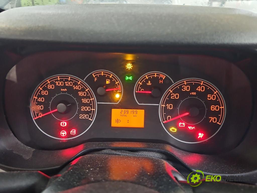 Fiat Punto Grande 1.2 8V 69KM manual 51 kW 1242 cm3 5- prístrojovka/ budíky 51867546 (Prístrojová doska)