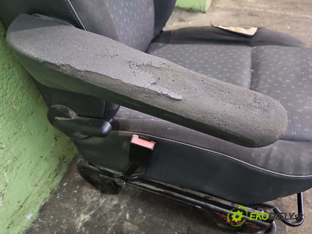 Opel Movano III 2010-2022 2.3 cdti 136 HP manual 100 kW 2299 cm3 5- Sedačka ľavý  (Sedadlo)