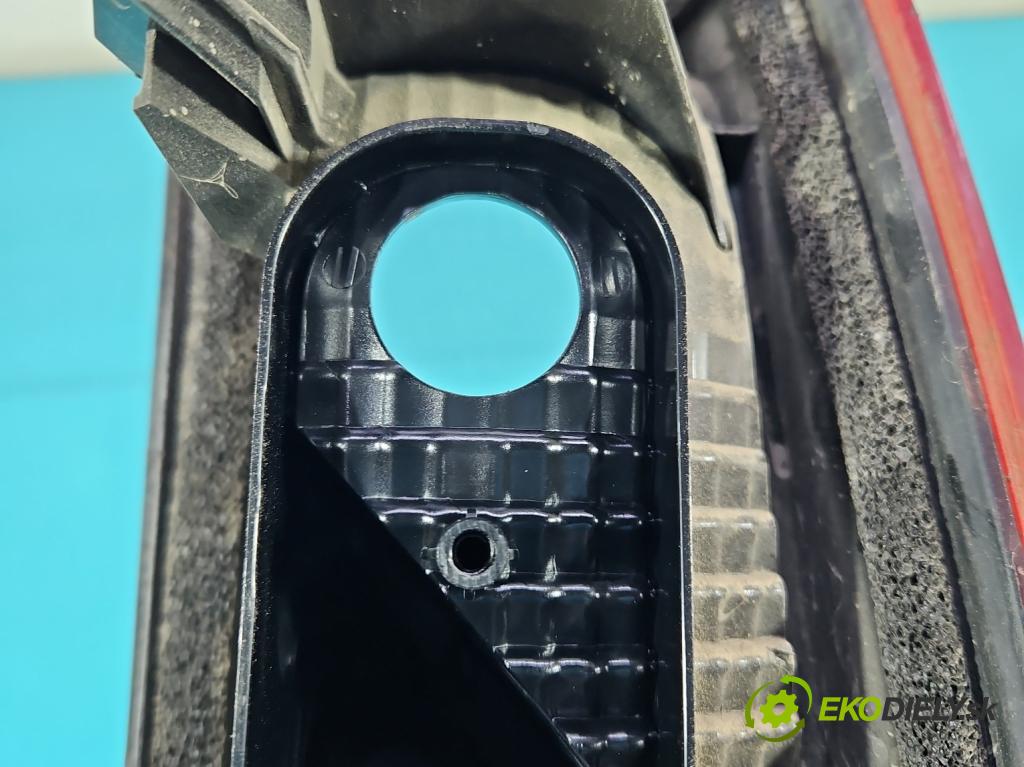 Opel Movano III 2010-2022 2.3 cdti 136 HP manual 100 kW 2299 cm3 5- svetlo / reflektor zadné ľavé  (Kľučka dverí ostatné)