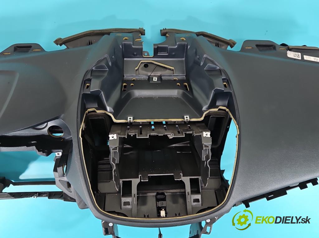 Ford C-Max II 2010-2019 1.6 tdci 116 HP manual 85 kW 1560 cm3 5- kokpit,pristrojová doska rozdeľovacia