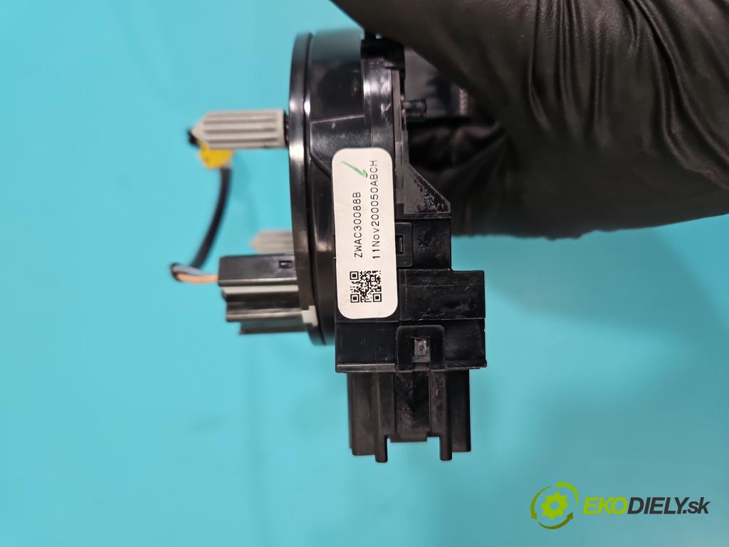 Ford C-Max II 2010-2019 1.6 tdci 116 HP manual 85 kW 1560 cm3 5- kokpit,pristrojová doska rozdeľovacia