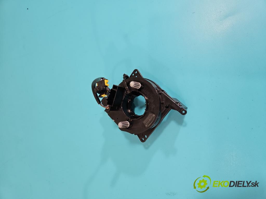 Ford C-Max II 2010-2019 1.6 tdci 116 HP manual 85 kW 1560 cm3 5- kokpit,pristrojová doska rozdeľovacia