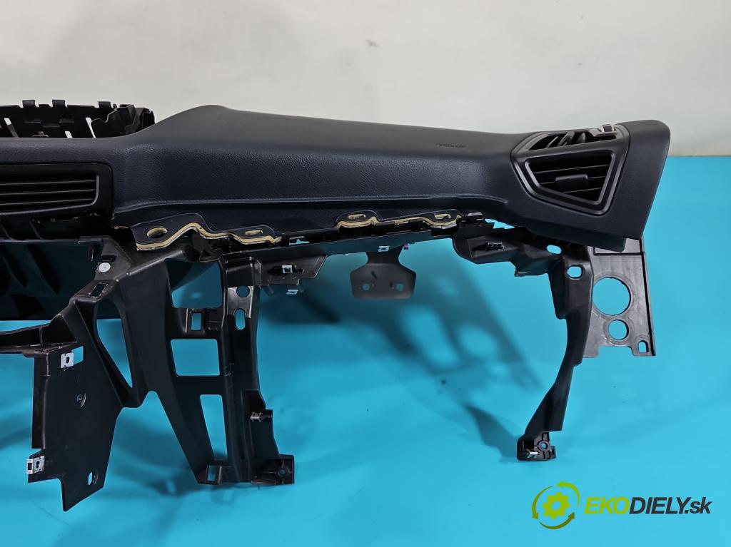 Ford C-Max II 2010-2019 1.6 tdci 116 HP manual 85 kW 1560 cm3 5- kokpit,pristrojová doska rozdeľovacia