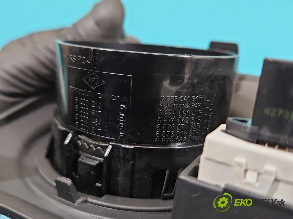 Dacia Lodgy 2012-2022 1.6 8V 82 HP manual 60,5 kW 1598 cm3 5- Mřížka: kúrenia stredová 682606882R (Mriežka kúrenia (fukár))