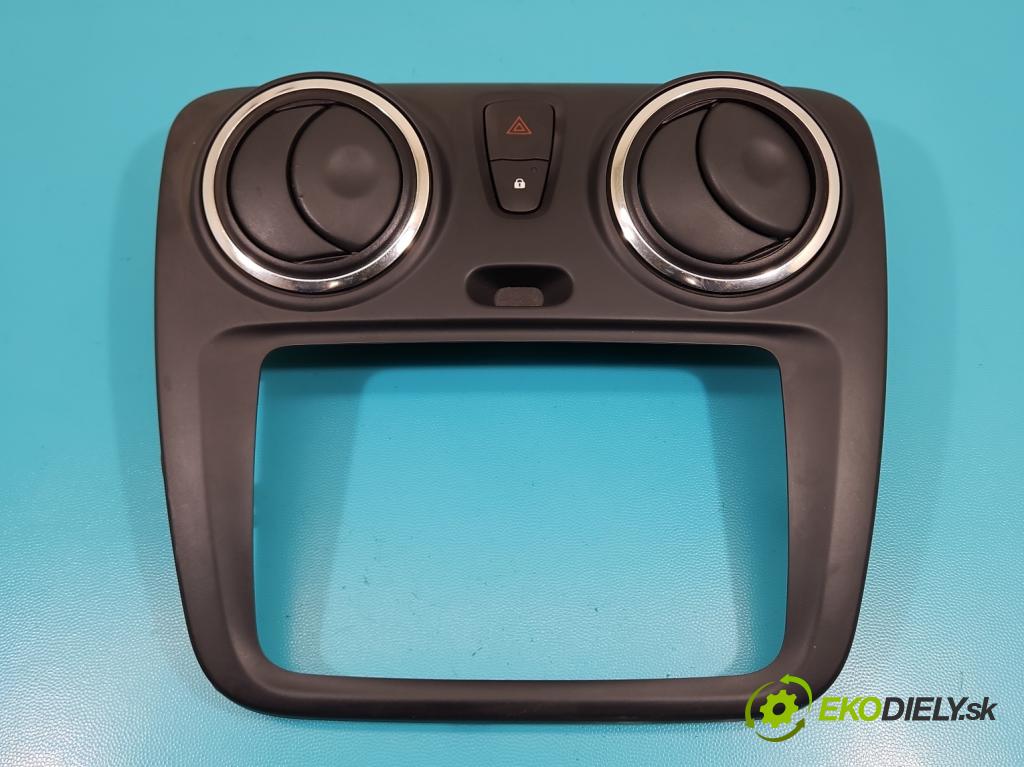 Dacia Lodgy 2012-2022 1.6 8V 82 HP manual 60,5 kW 1598 cm3 5- Mřížka: kúrenia stredová 682606882R (Mriežka kúrenia (fukár))