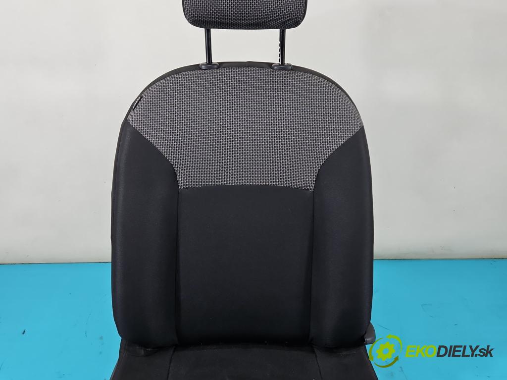 Dacia Lodgy 2012-2022 1.6 8V 82 HP manual 60,5 kW 1598 cm3 5- Sedačka pravý  (Sedačka, sedadlo)