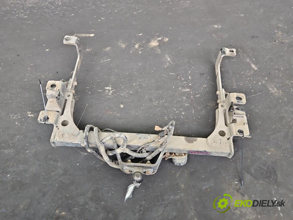 Opel Movano III 2010-2022 2.3 cdti 136 HP manual 100 kW 2299 cm3 5- Hák: vlečení: 511601949R (Ťažné zariadenie)