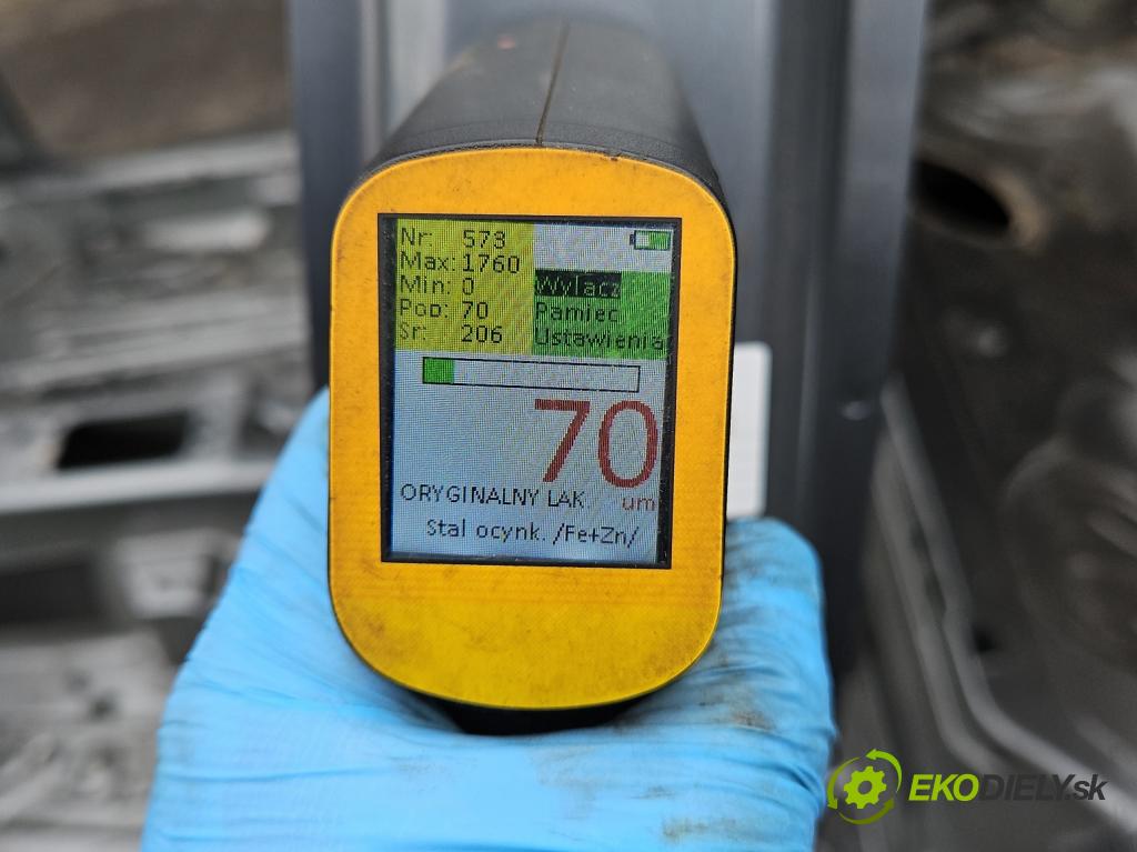 Skoda Karoq 2017- 1.5 TSI 150 HP automatic 110 kW 1498 cm3 5- Práh: ľavý  (Karoséria ostatné)