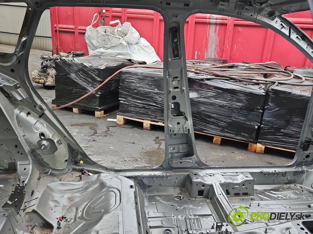 Skoda Karoq 2017- 1.5 TSI 150 HP automatic 110 kW 1498 cm3 5- Práh: ľavý  (Karoséria ostatné)