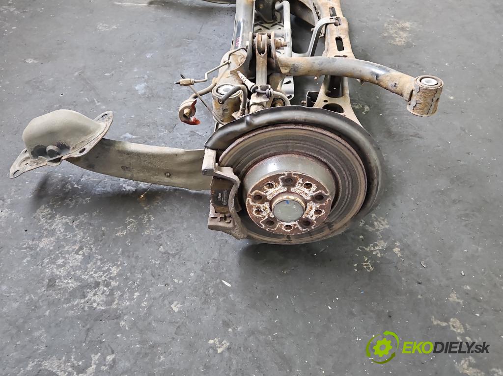 Vw Passat CC 2008-2016 2.0 tdi 140 hp automatic 103 kW 1968 cm3 4- zadní výztuha 5Q0505323C (Výztuhy zadní)