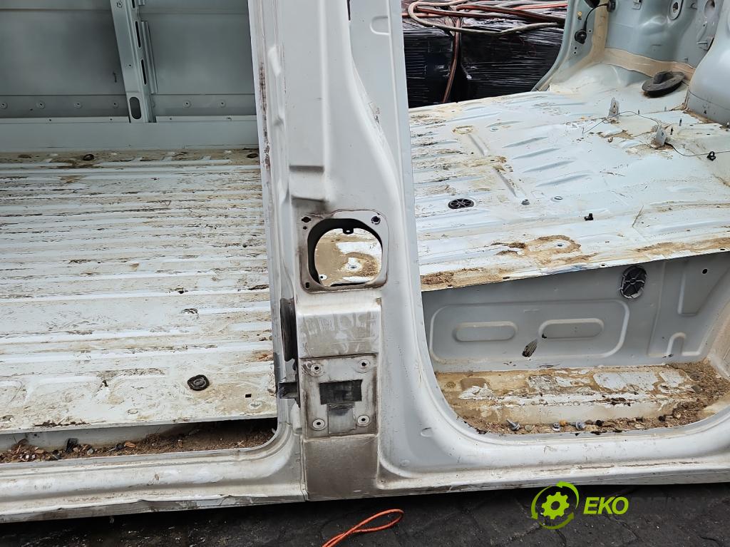 Opel Movano III 2010-2022 2.3 cdti 136 HP manual 100 kW 2299 cm3 5- Práh: pravý  (Karoséria ostatné)
