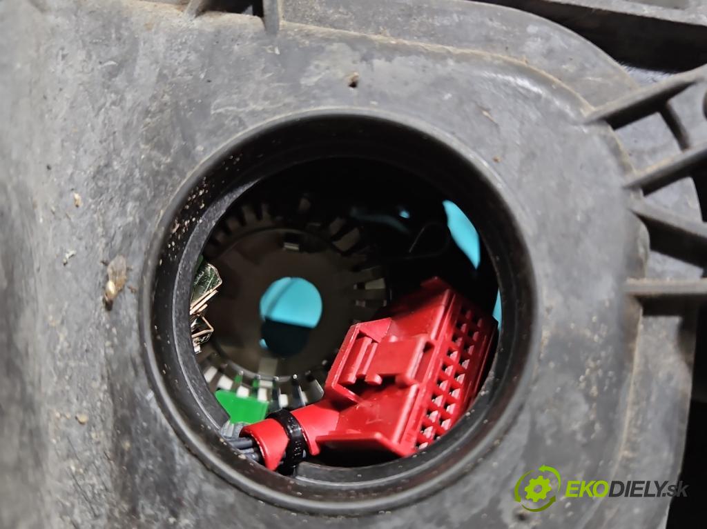 Skoda Superb II 2008-2015 2.0 tdi 170 HP automatic 125 kW 1968 cm3 5- Reflektor: pravý 3T1941016H (Svetlo predné pravé)