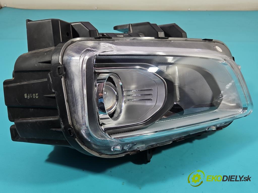 Hyundai Kona I 2017-2023 1.0 120 HP manual 88,3 kW 998 cm3 5- Reflektor: pravý 92102J9000 (Svetlo predné pravé)