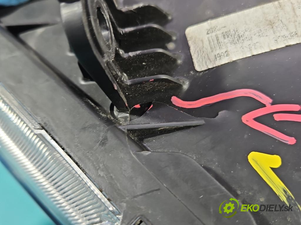 Hyundai Kona I 2017-2023 1.0 120 HP manual 88,3 kW 998 cm3 5- Reflektor: pravý 92102J9000 (Svetlo predné pravé)