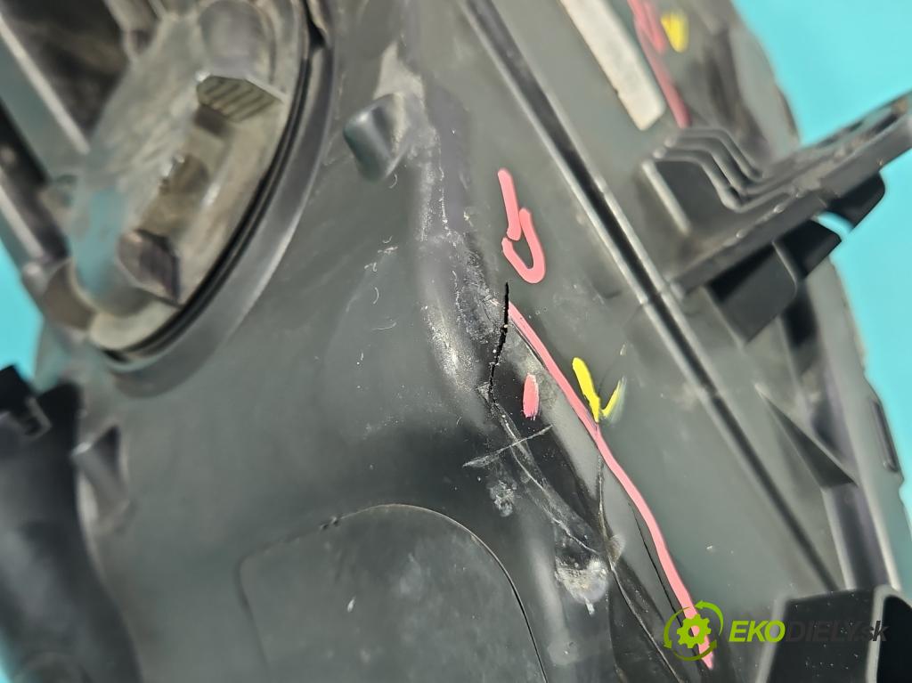 Hyundai Kona I 2017-2023 1.0 120 HP manual 88,3 kW 998 cm3 5- Reflektor: pravý 92102J9000 (Svetlo predné pravé)