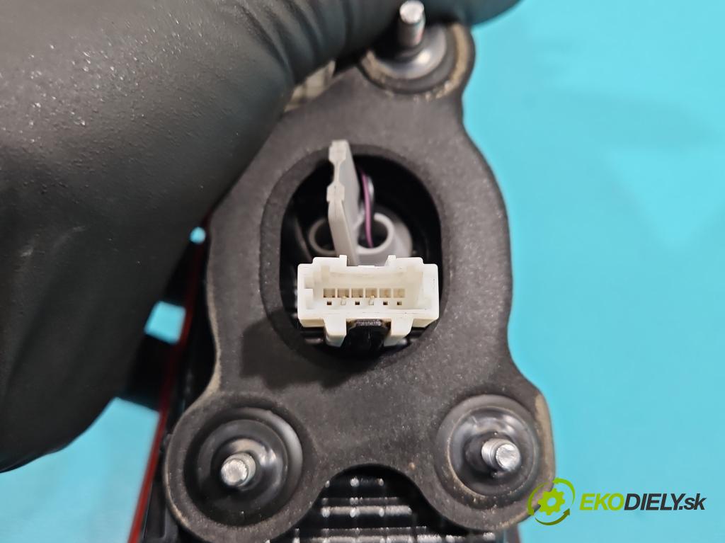 Hyundai Kona I 2017-2023 1.0 120 hp manual 88.3 kW 998 cm3 5- světlo zadní pravé 92404-J90 (Klika dveří ostatní)