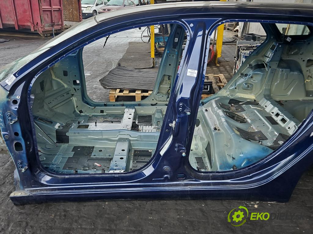 Fiat Tipo II 2015- 1.4 16V 95 hp manual 70 kW 1368 cm3 5- práh levý  (Ostatní)