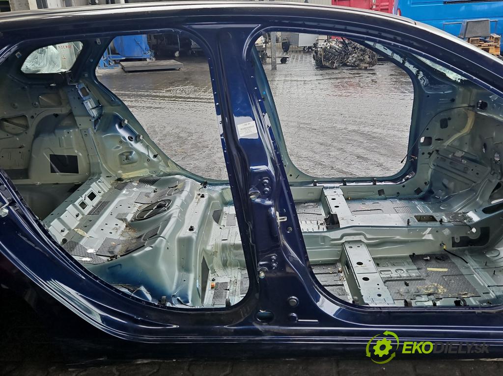 Fiat Tipo II 2015- 1.4 16V 95 HP manual 70 kW 1368 cm3 5- Práh: pravý  (Karoséria ostatné)