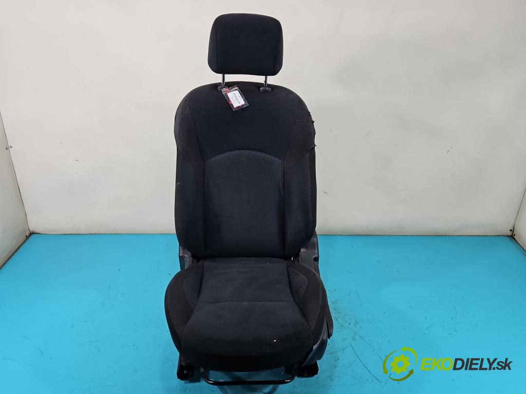 Nissan Juke I 2010-2019 1.2 T 116 HP manual 85 kW 1197 cm3 5- Sedačka ľavý  (Sedadlo)