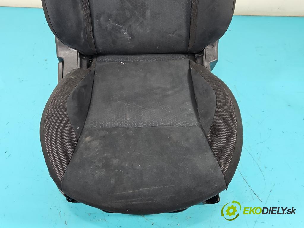 Nissan Juke I 2010-2019 1.2 T 116 HP manual 85 kW 1197 cm3 5- Sedačka pravý  (Sedačka, sedadlo)